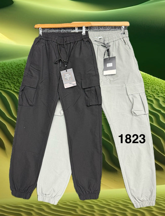 Relaxed Cargo Joggers