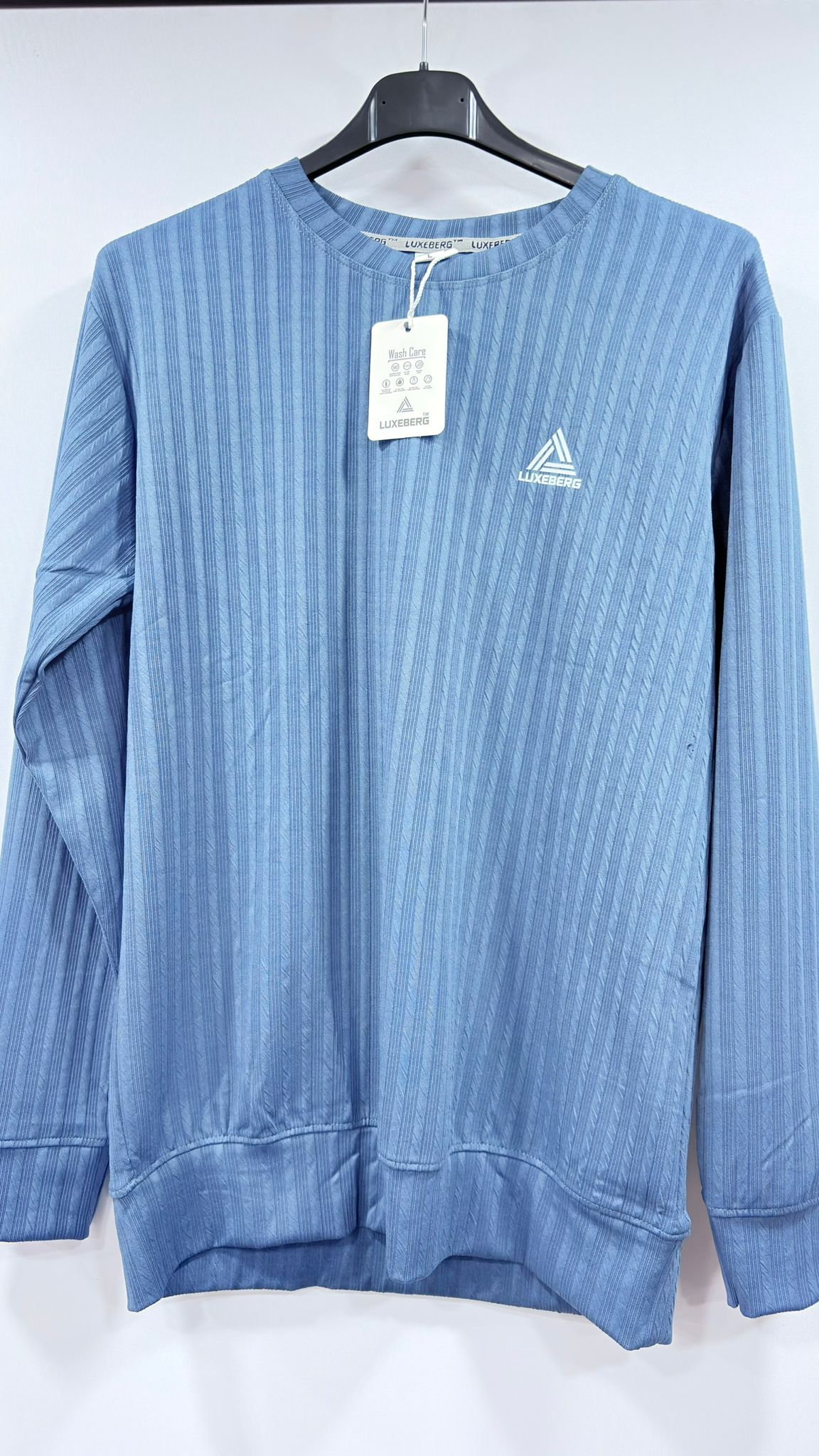 Luxeberg Textured Long-Sleeve Crew Neck Pullover